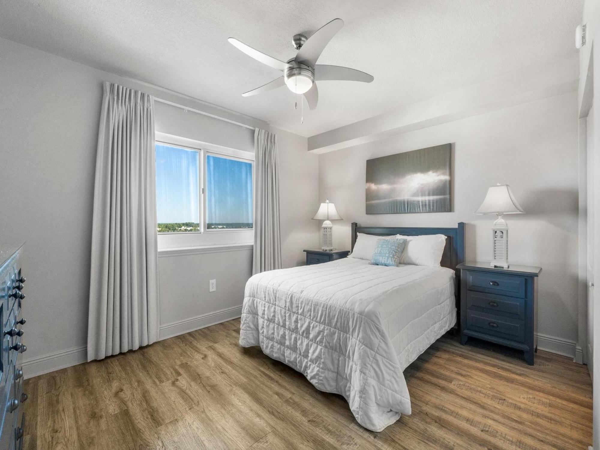 Emerald 1131 Apartment
